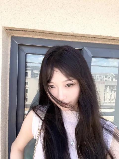 F884