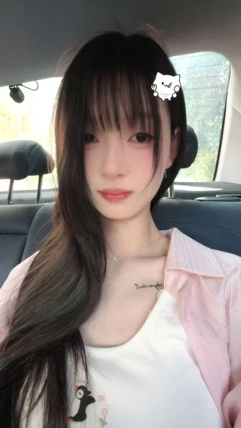 F922