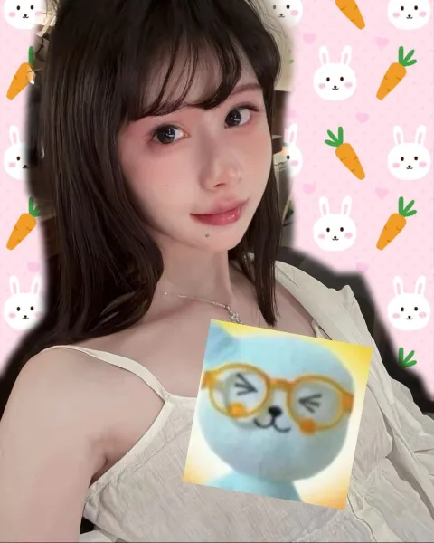 F923