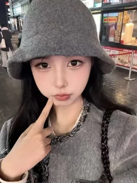 F982