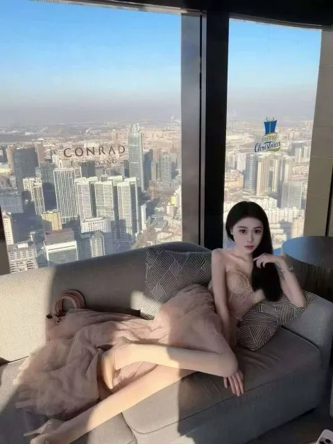 G569