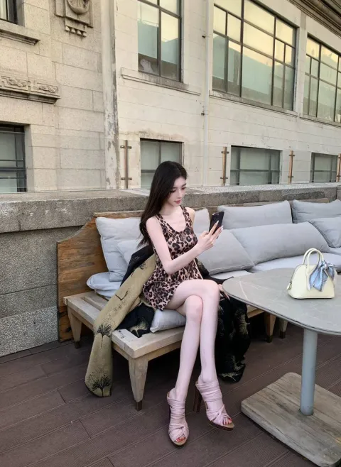 G744