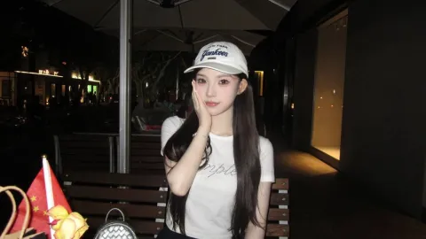 G899