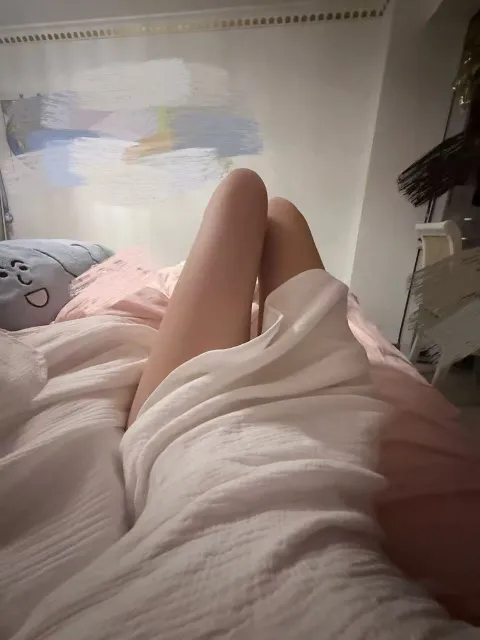 H437