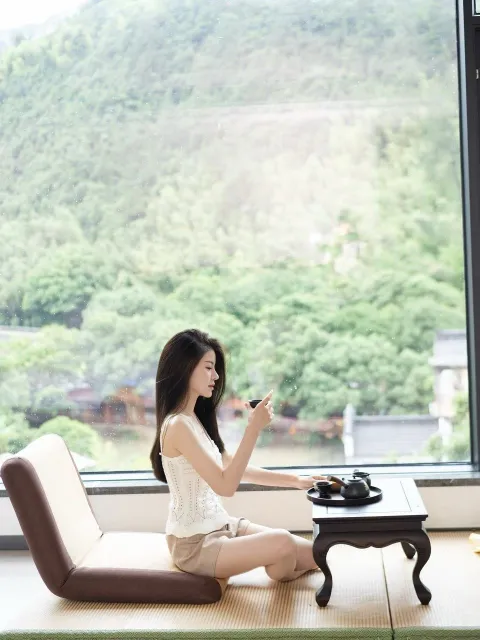 H581