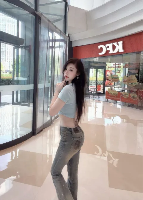 H696
