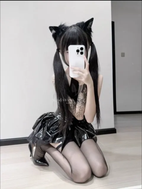 I889